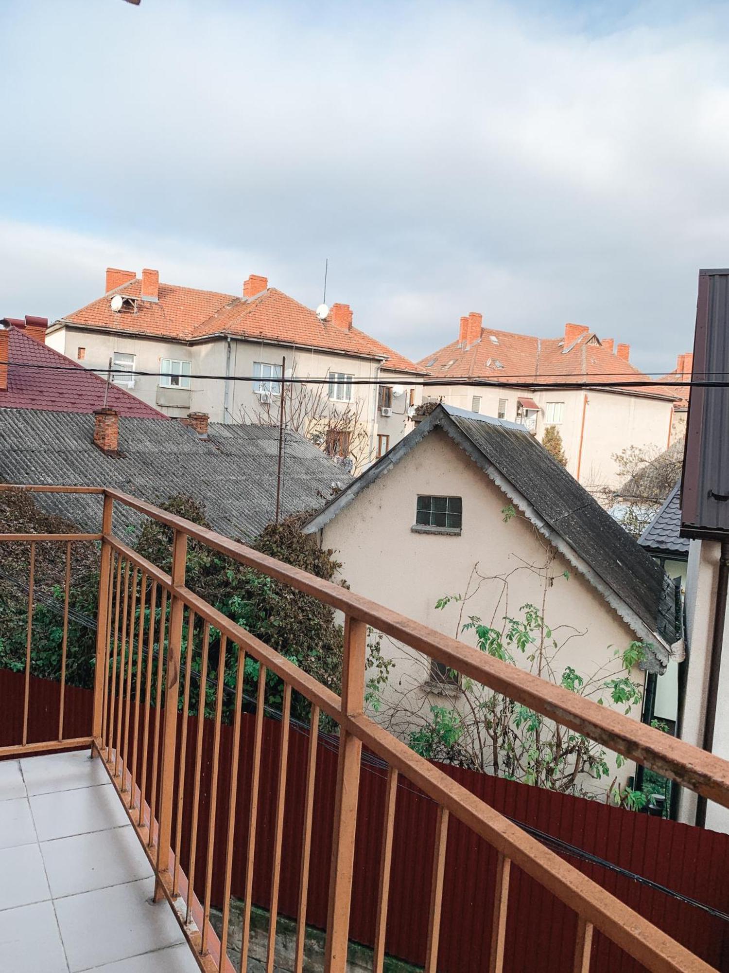 Apartments Domovik Мостова 5 Кв 38 ムカチェヴォ エクステリア 写真